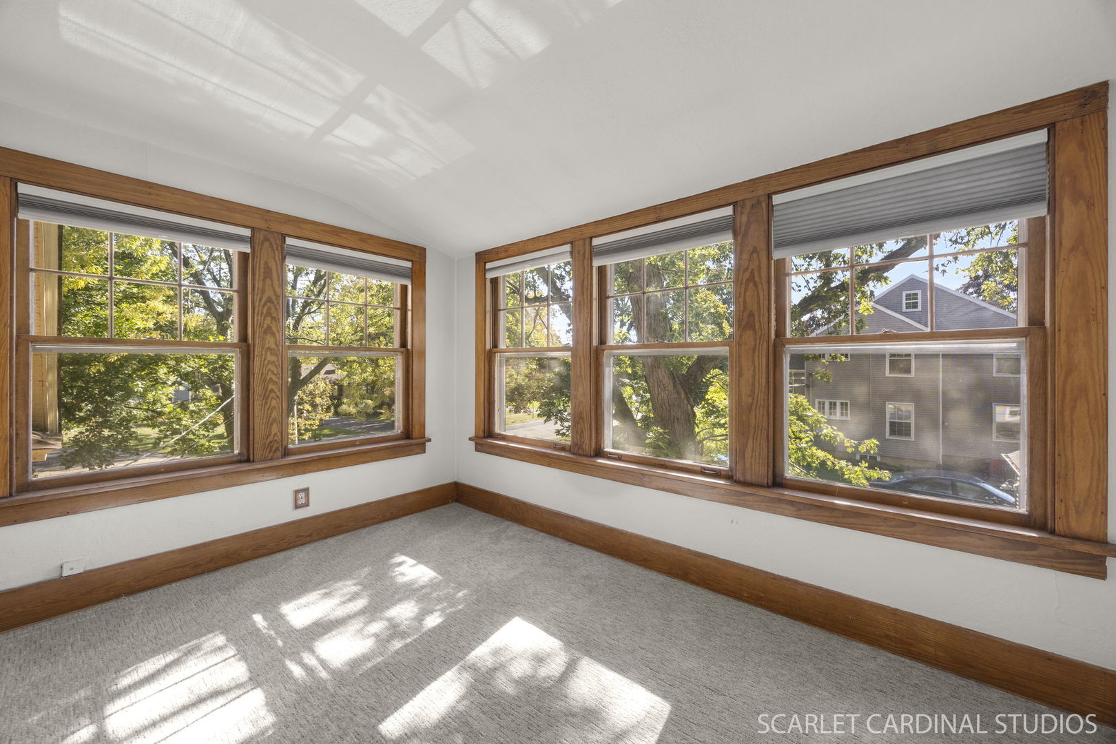 84 S Caroline Street, Crystal Lake, IL 60014