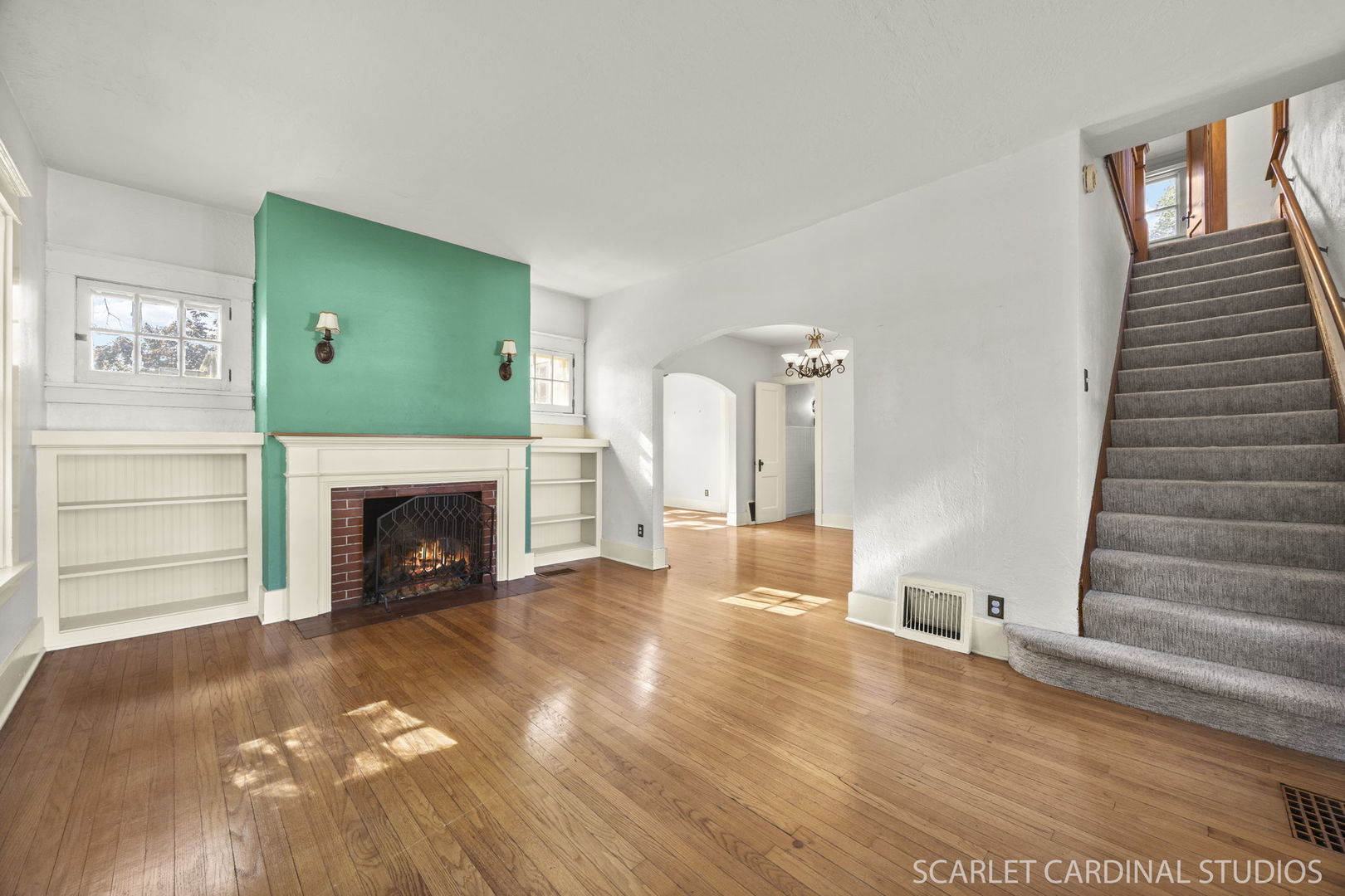 84 S Caroline Street, Crystal Lake, IL 60014