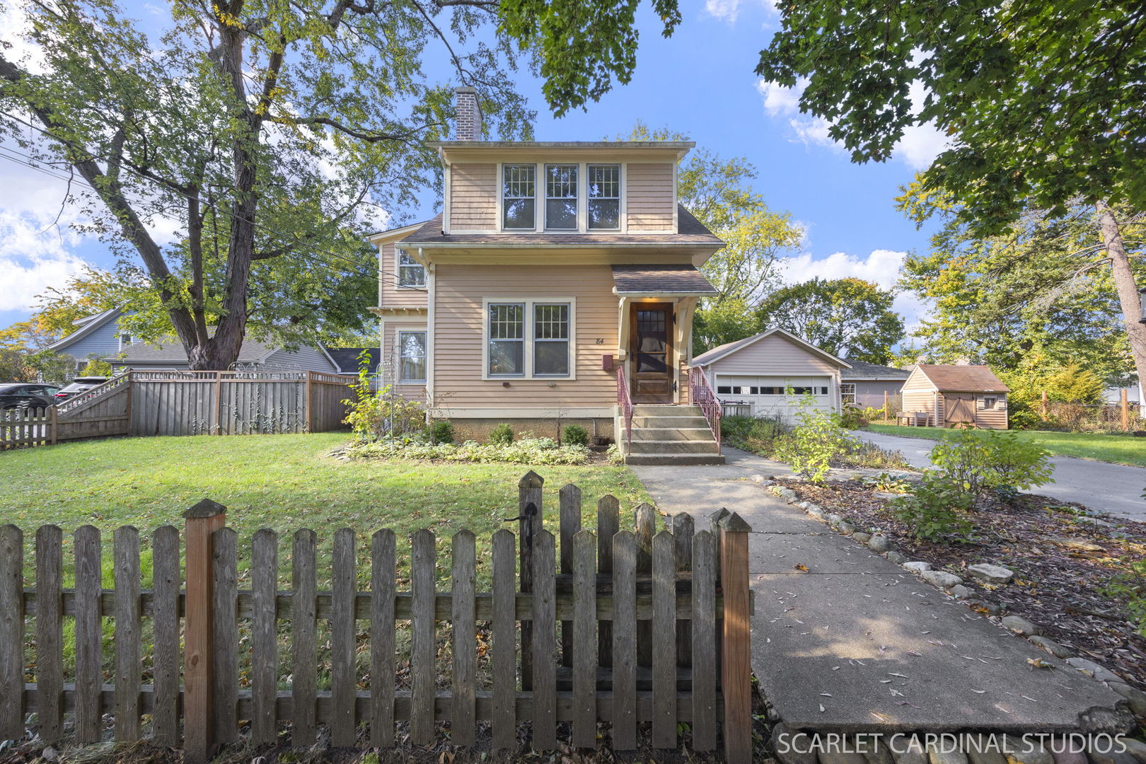 84 S Caroline Street, Crystal Lake, IL 60014