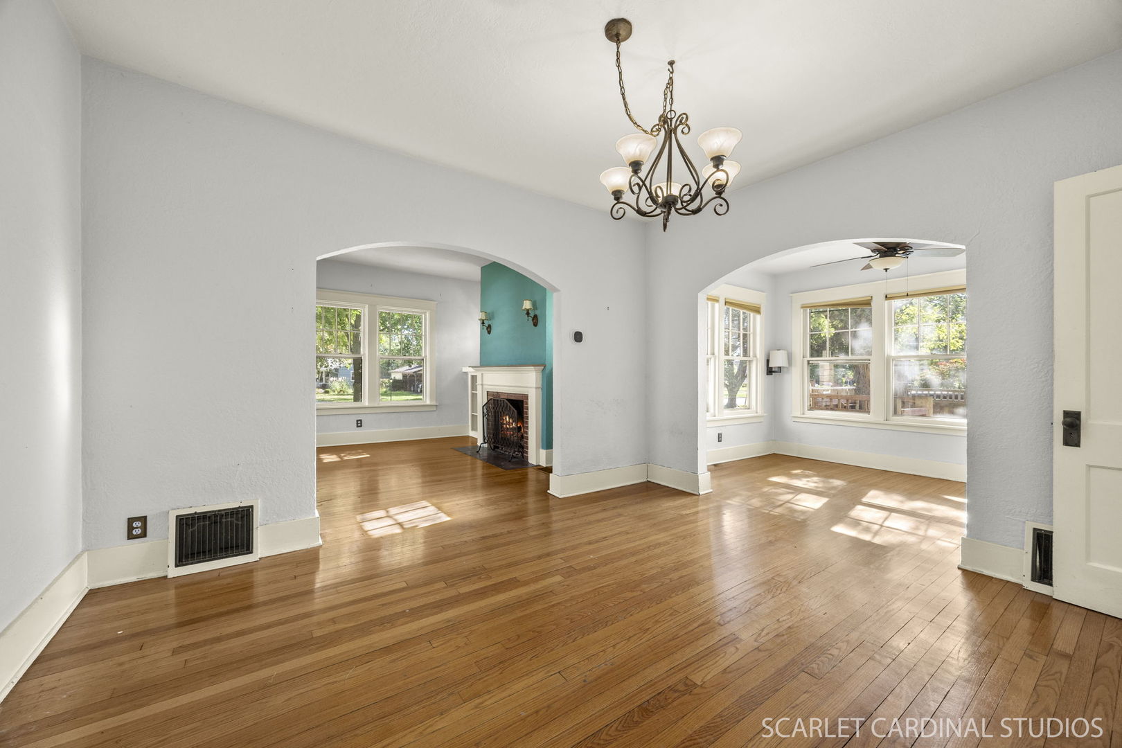 84 S Caroline Street, Crystal Lake, IL 60014