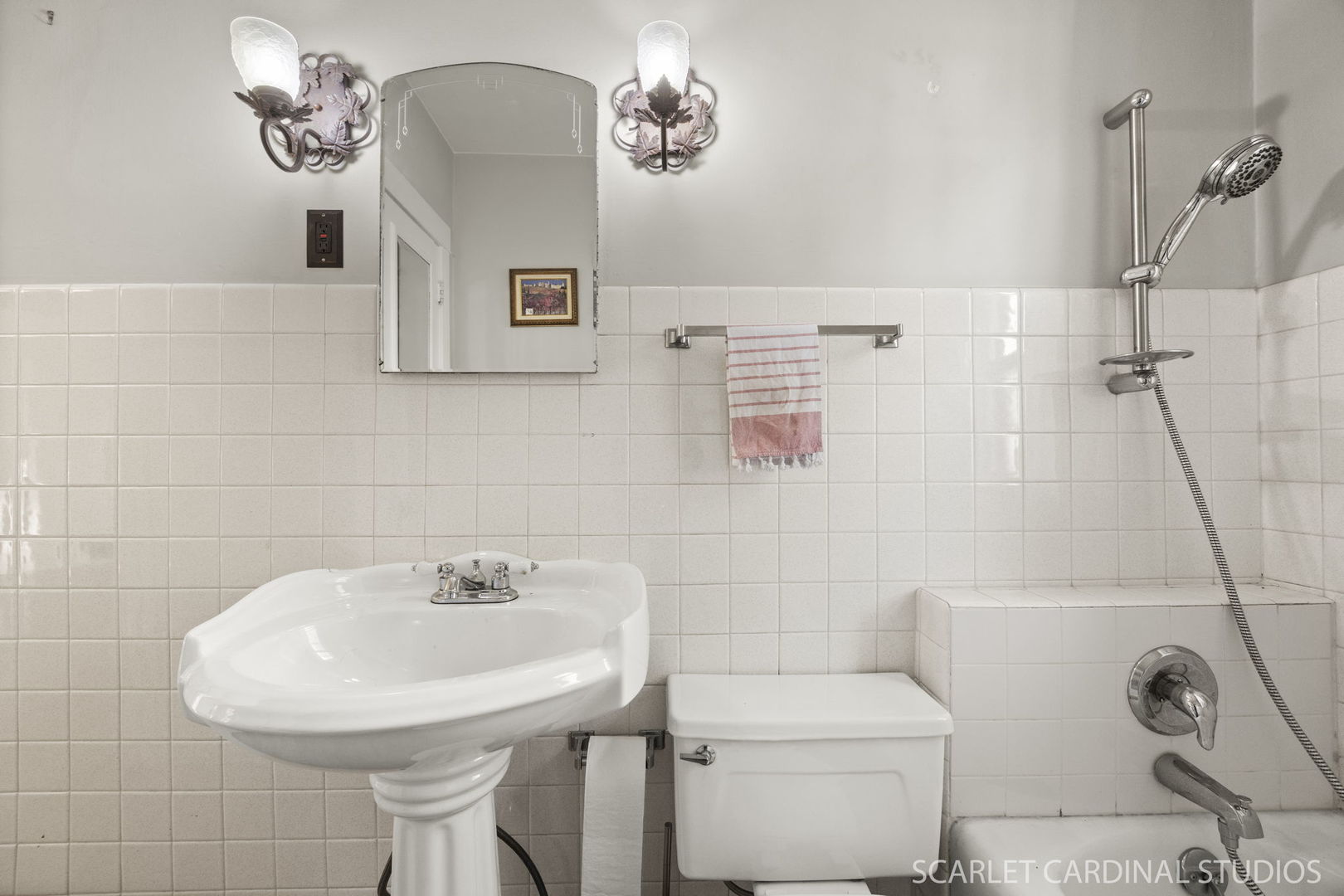 84 S Caroline Street, Crystal Lake, IL 60014