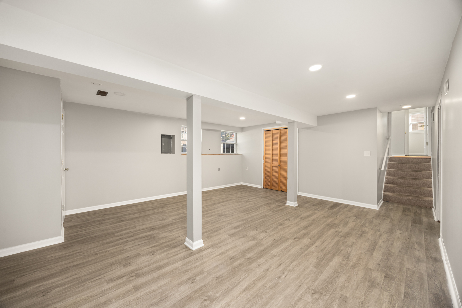 77 Brookstone Drive, Streamwood, IL 60107