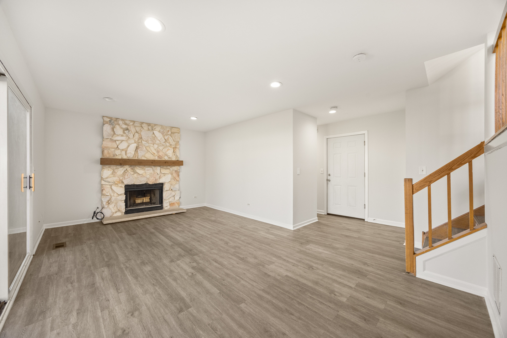 77 Brookstone Drive, Streamwood, IL 60107