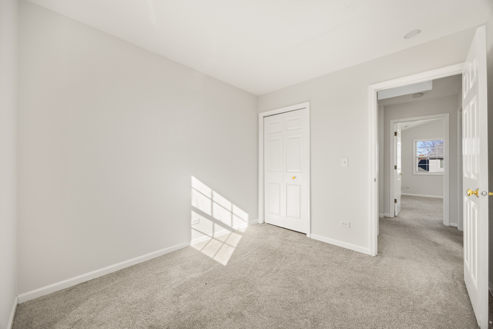 77 Brookstone Drive, Streamwood, IL 60107