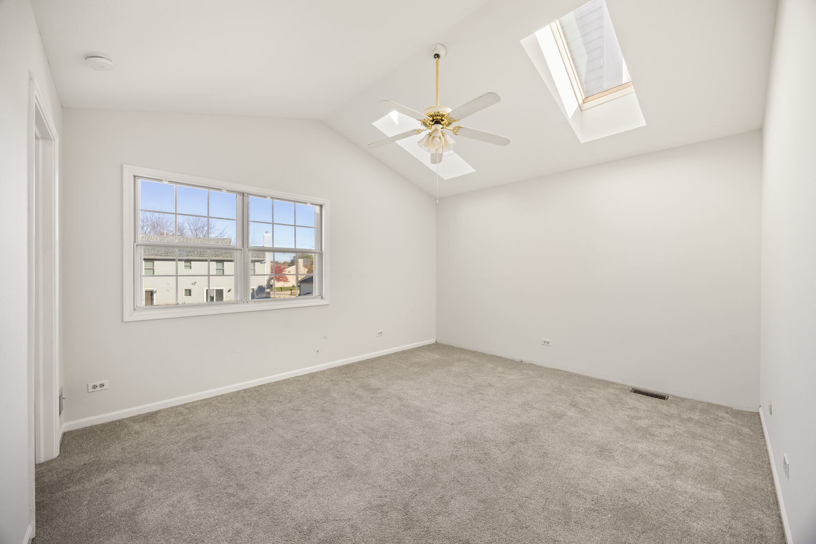 77 Brookstone Drive, Streamwood, IL 60107