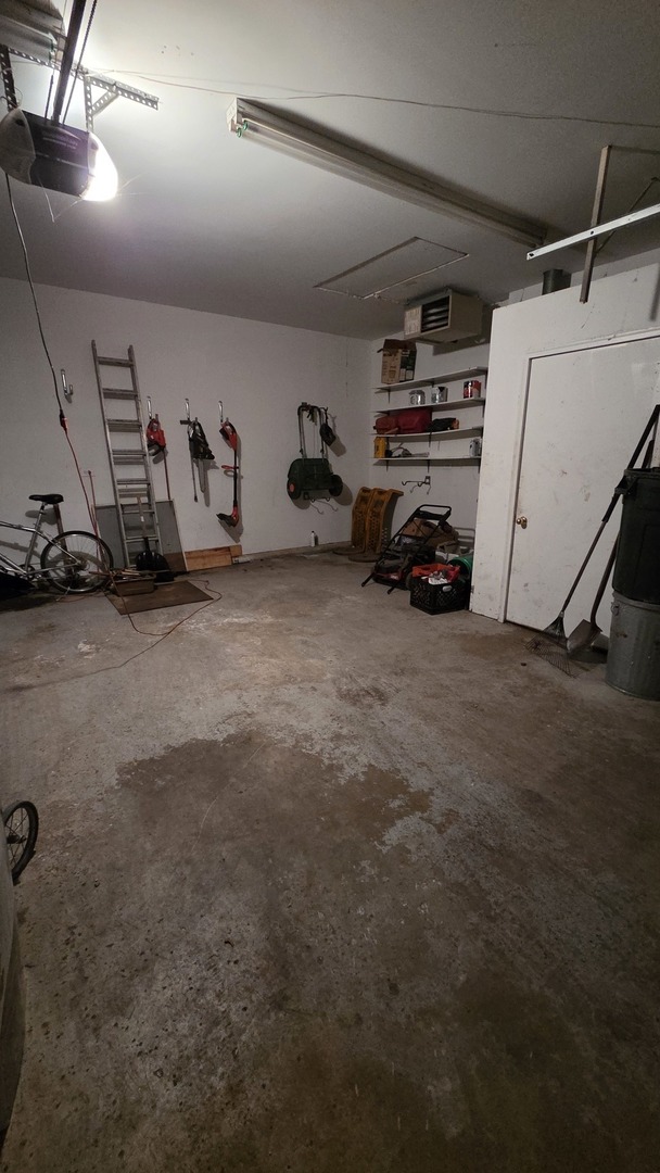 2502 E VANDRUNEN Drive, Crete, IL 60417