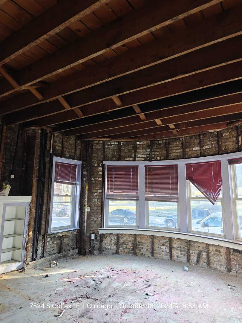 7524 S Colfax Avenue, Chicago, IL 60649