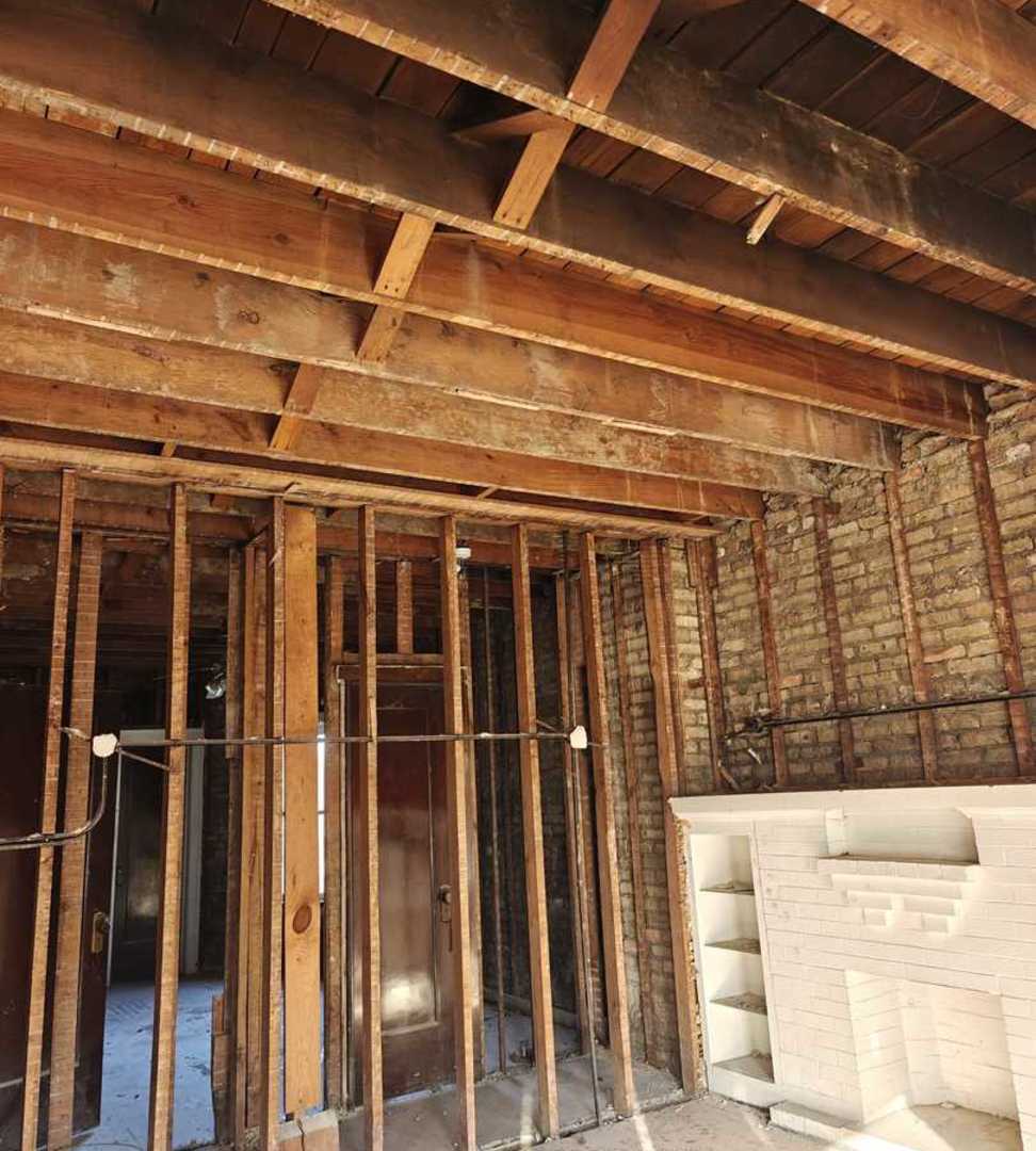 7524 S Colfax Avenue, Chicago, IL 60649