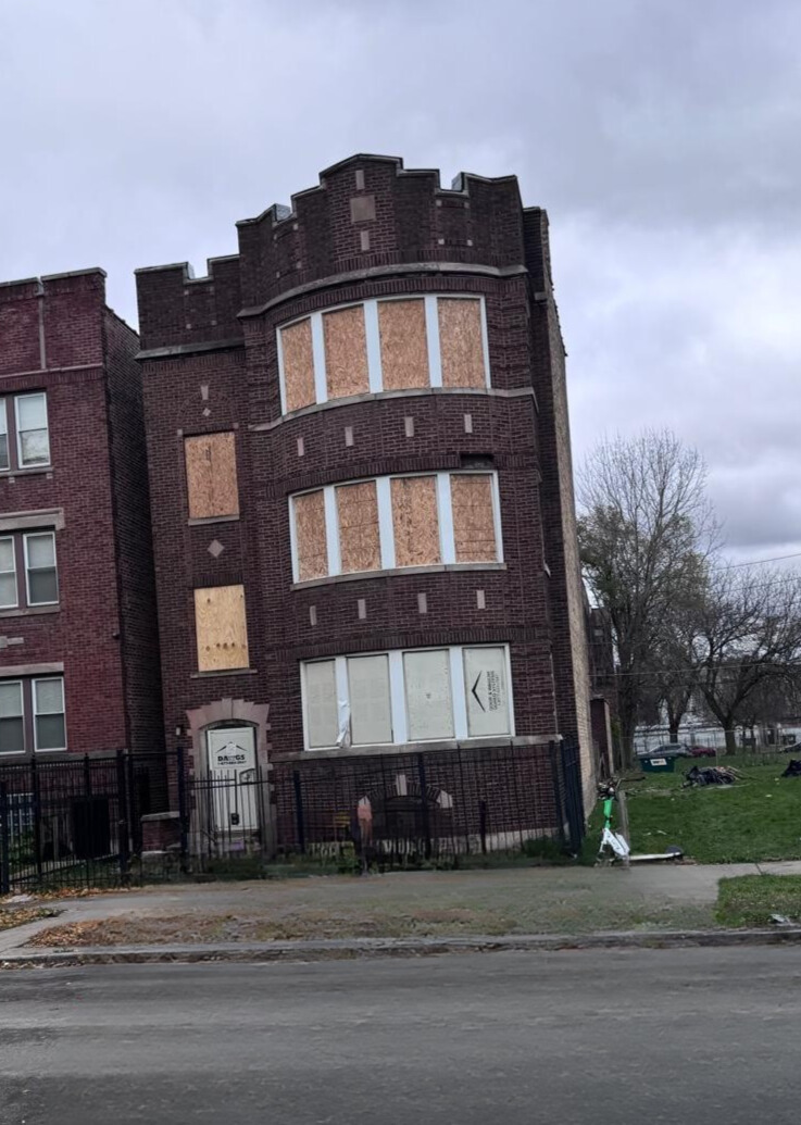 7524 S Colfax Avenue, Chicago, IL 60649