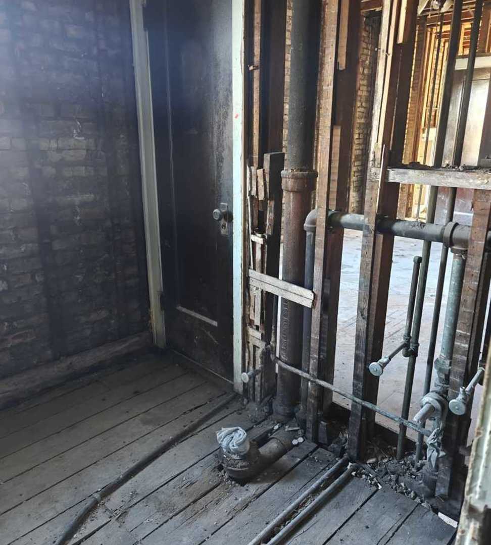 7524 S Colfax Avenue, Chicago, IL 60649