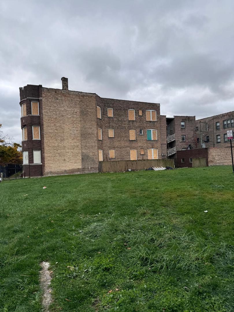 7524 S Colfax Avenue, Chicago, IL 60649