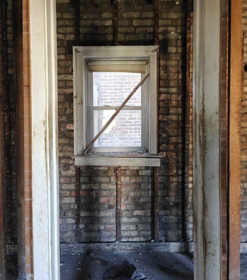 7524 S Colfax Avenue, Chicago, IL 60649