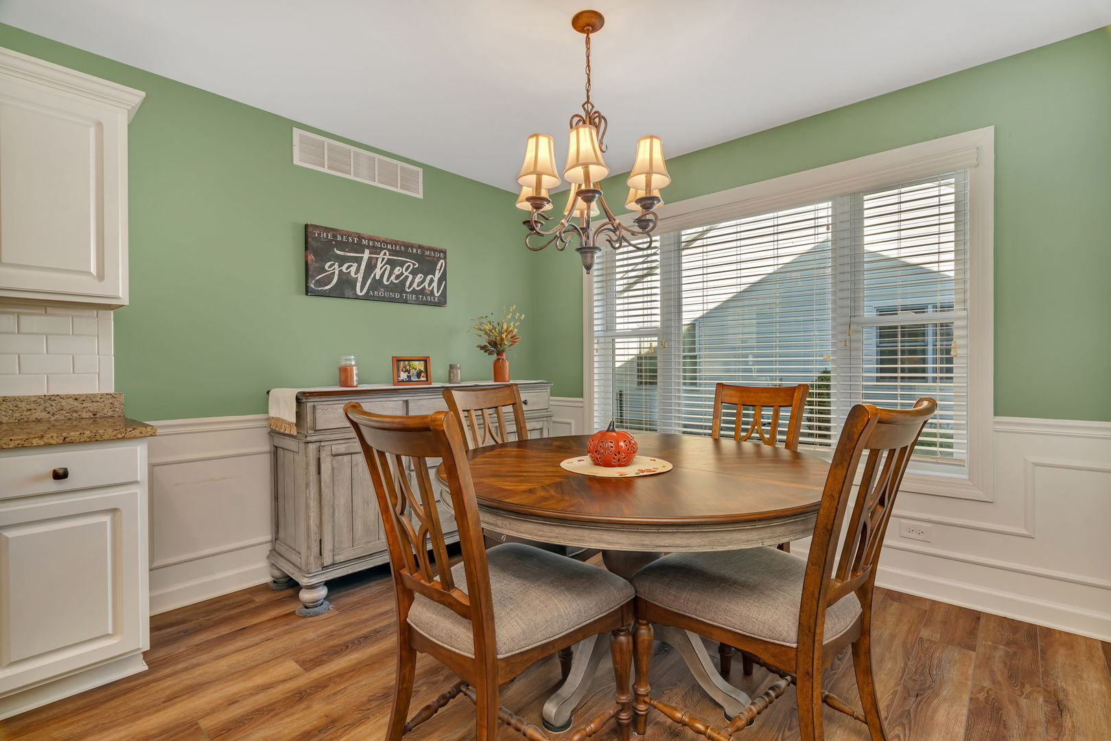 921 Casey Drive, Minooka, IL 60447