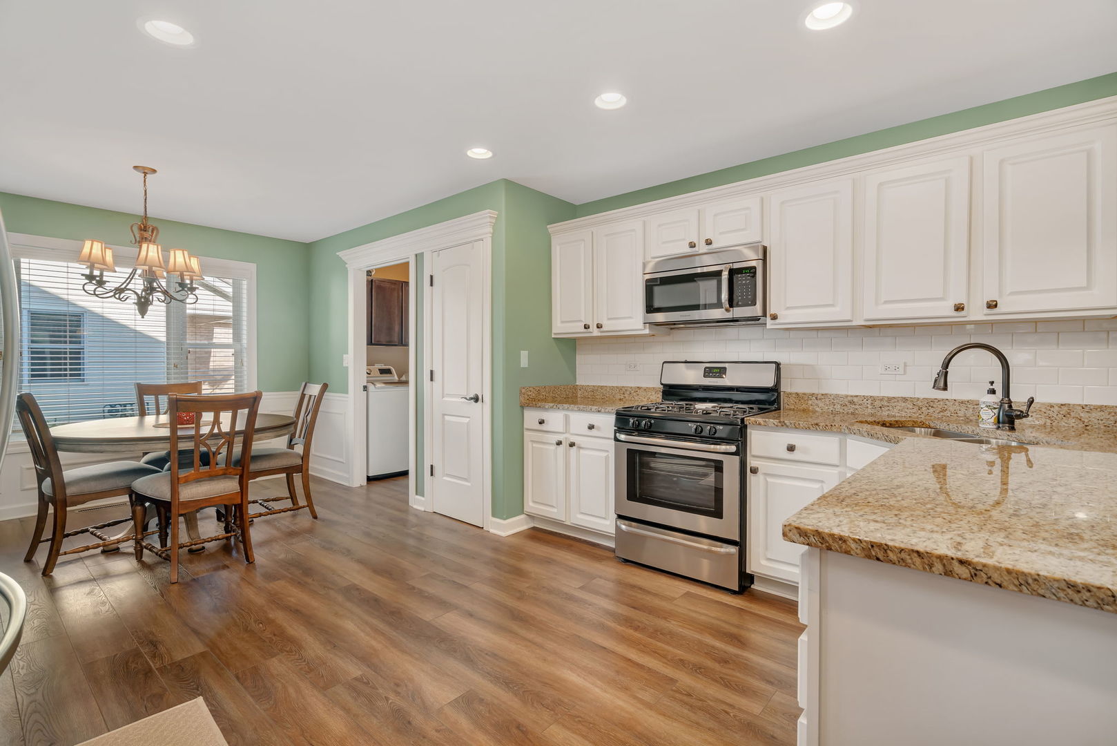 921 Casey Drive, Minooka, IL 60447