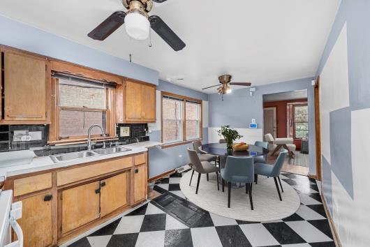 2044 W 69th Street, Chicago, IL 60636