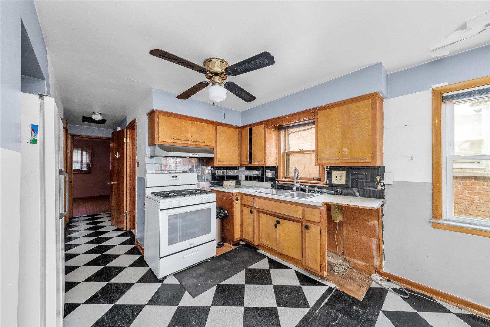 2044 W 69th Street, Chicago, IL 60636