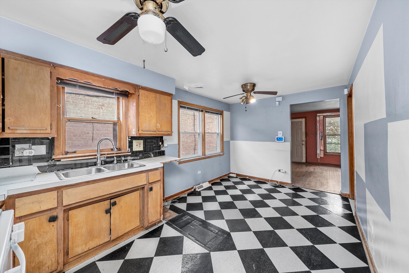 2044 W 69th Street, Chicago, IL 60636