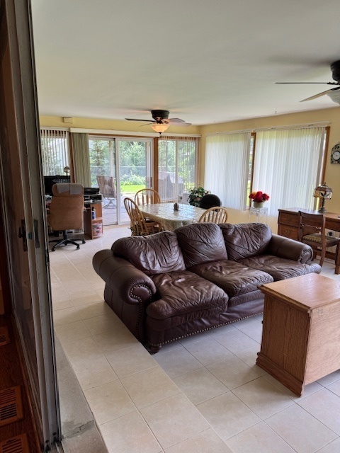 1014 N Elmhurst Road, Prospect Heights, IL 60070