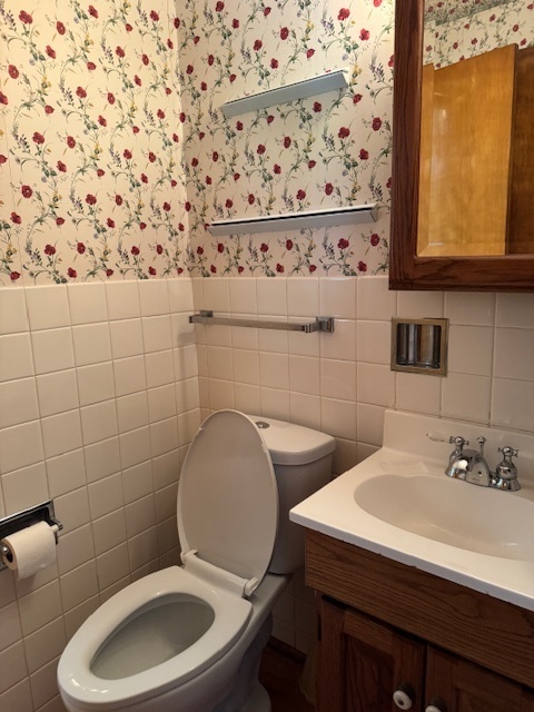 1014 N Elmhurst Road, Prospect Heights, IL 60070