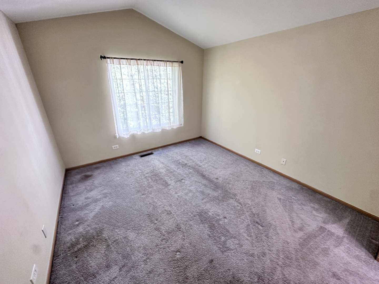 273 Windsor Court #A, South Elgin, IL 60177