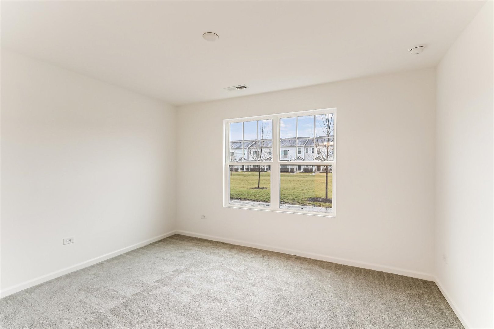 311 Kingsport Drive, South Elgin, IL 60177