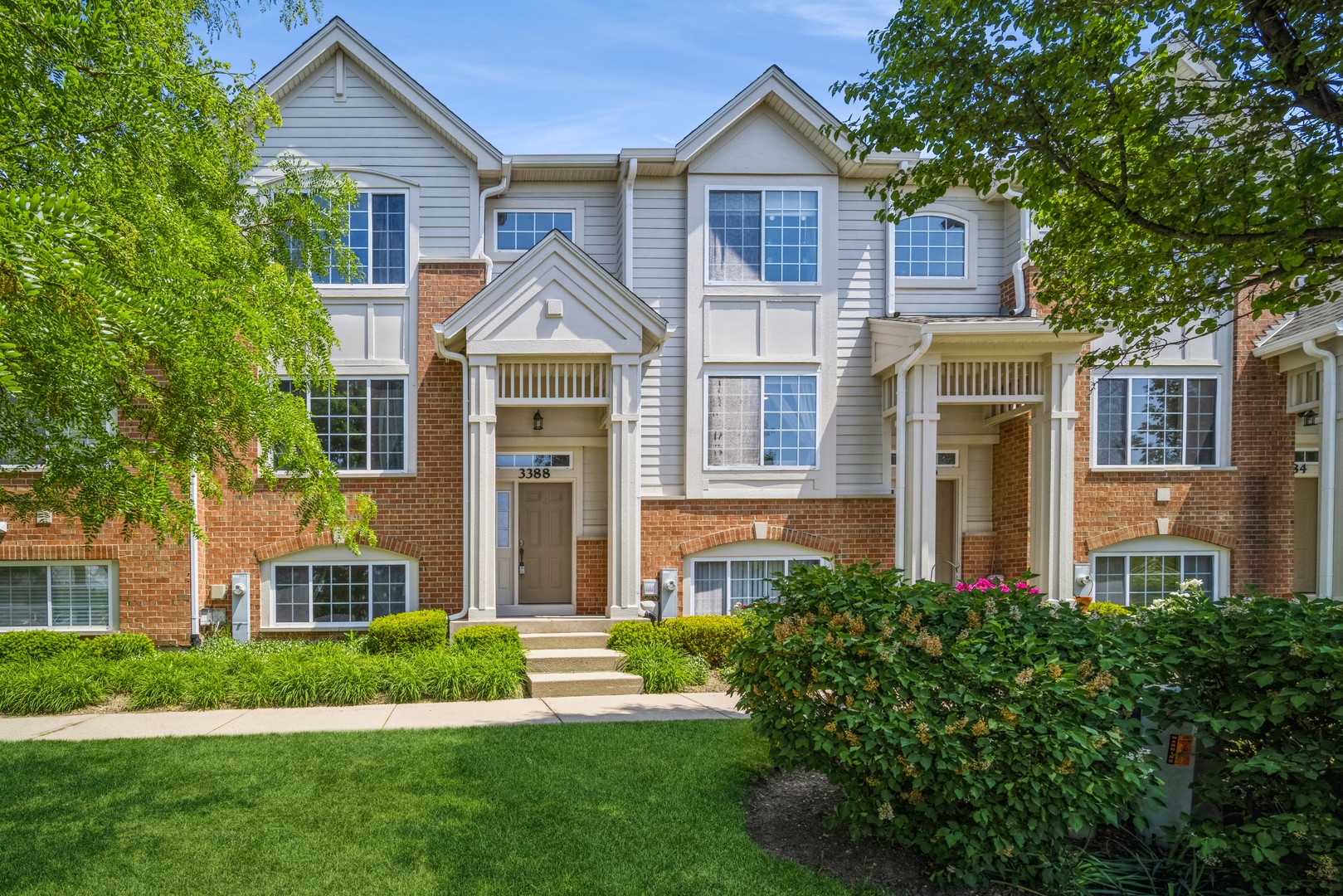 3388 Sanctuary Drive, Elgin, IL 60124