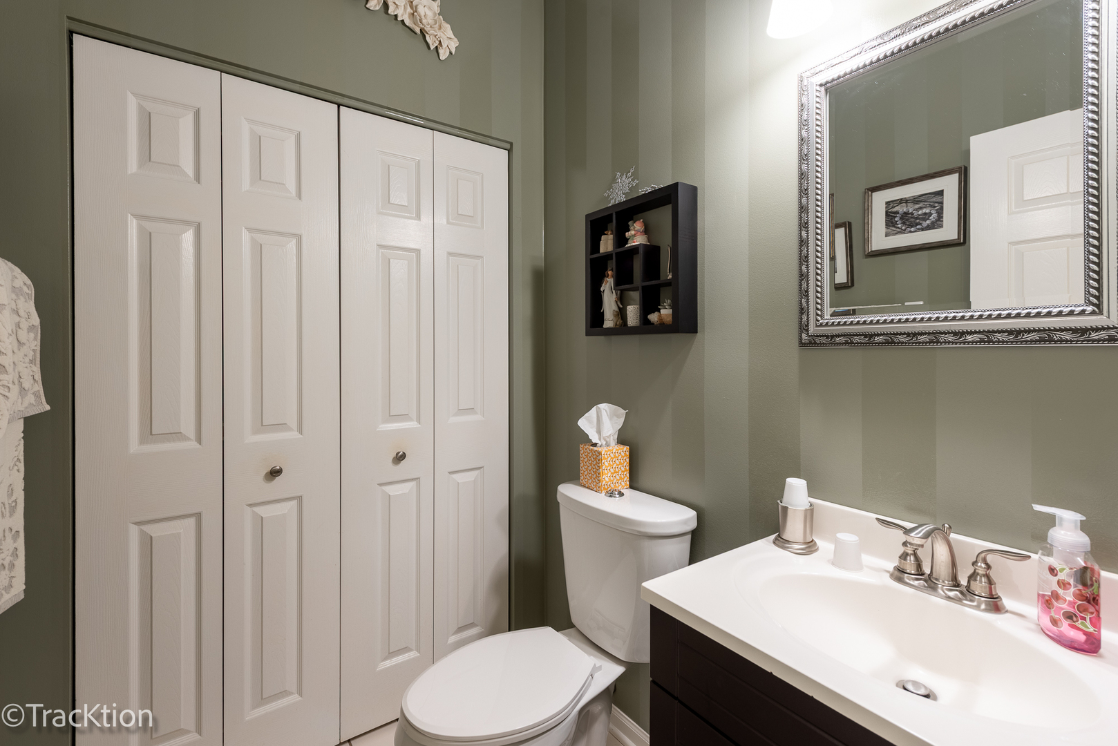 498 Capital Lane, Gurnee, IL 60031