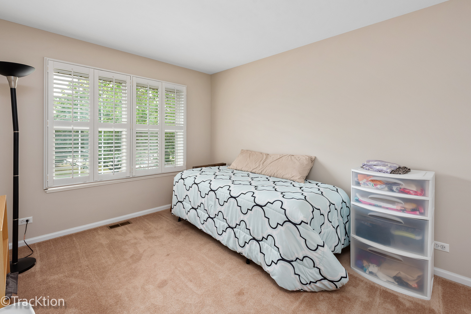 498 Capital Lane, Gurnee, IL 60031