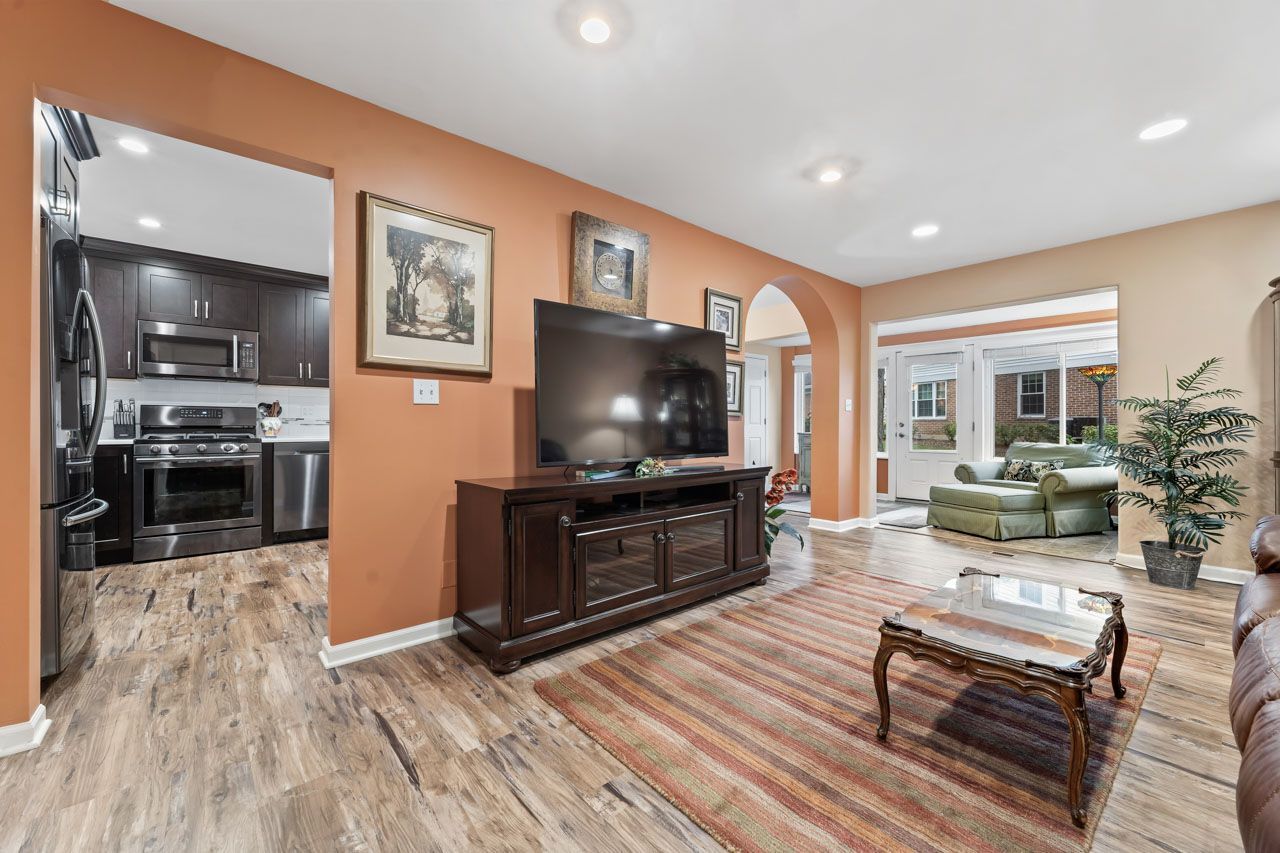 910 Persimmon Lane #A, Mount Prospect, IL 60056