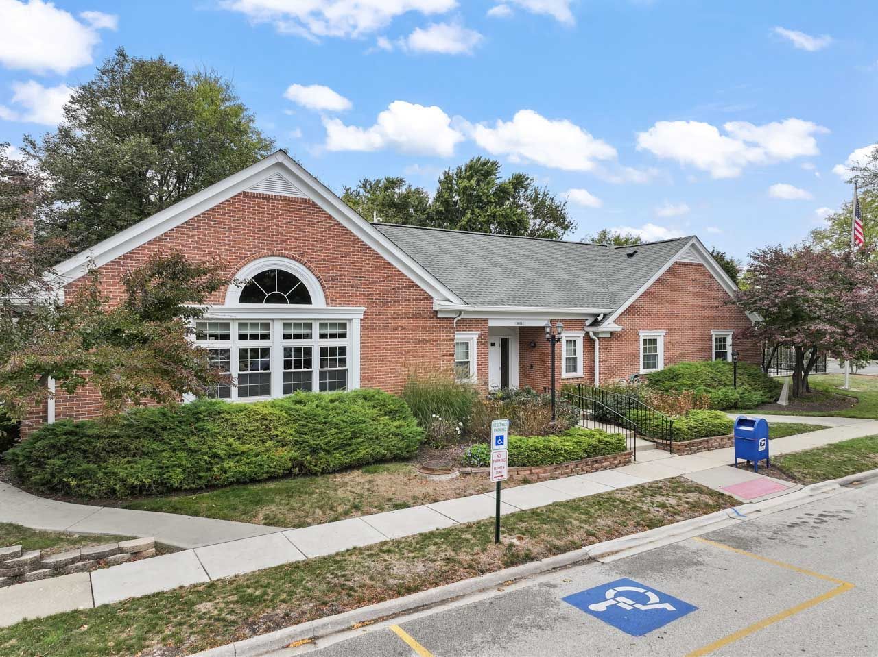 910 Persimmon Lane #A, Mount Prospect, IL 60056