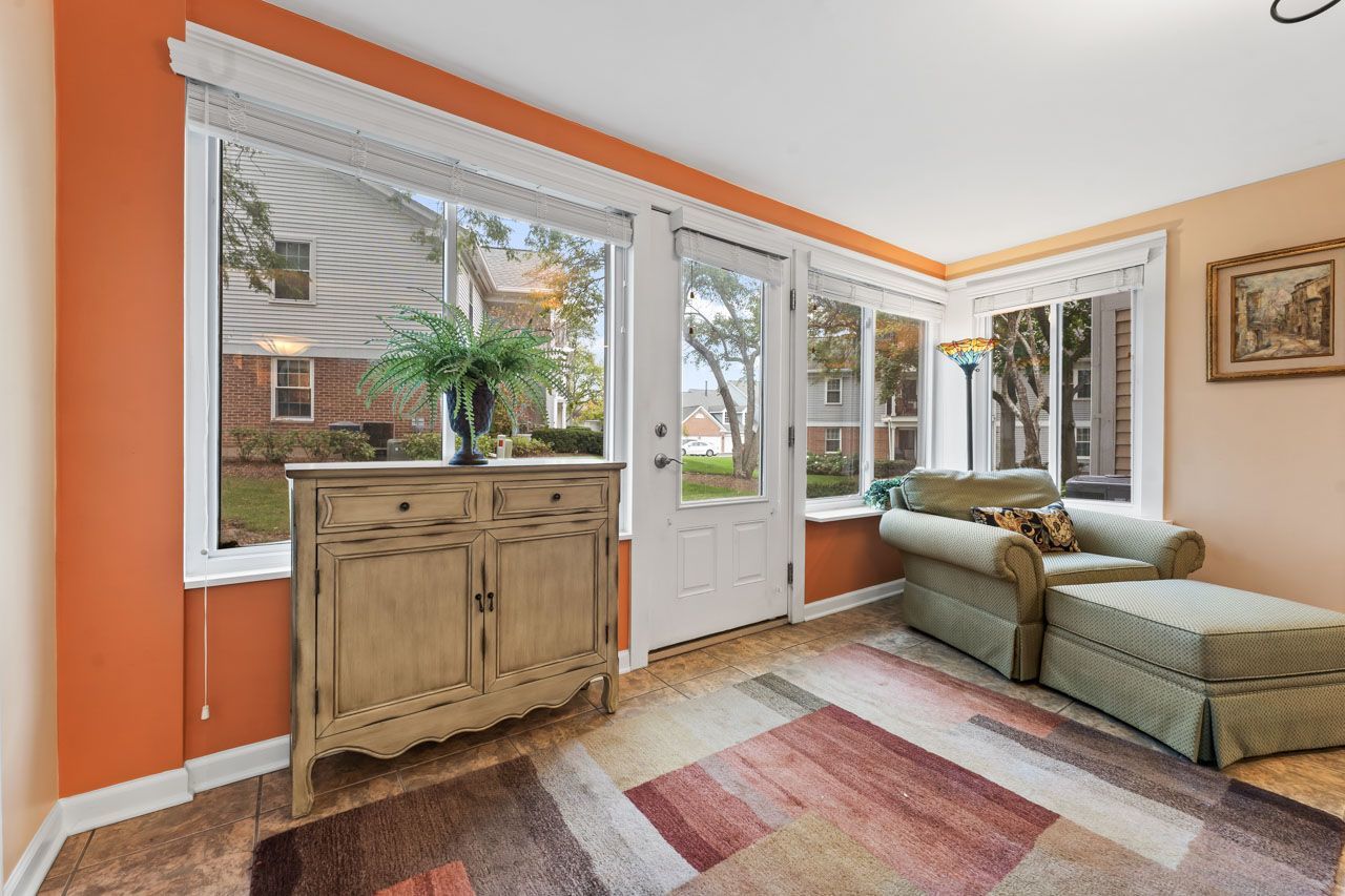 910 Persimmon Lane #A, Mount Prospect, IL 60056