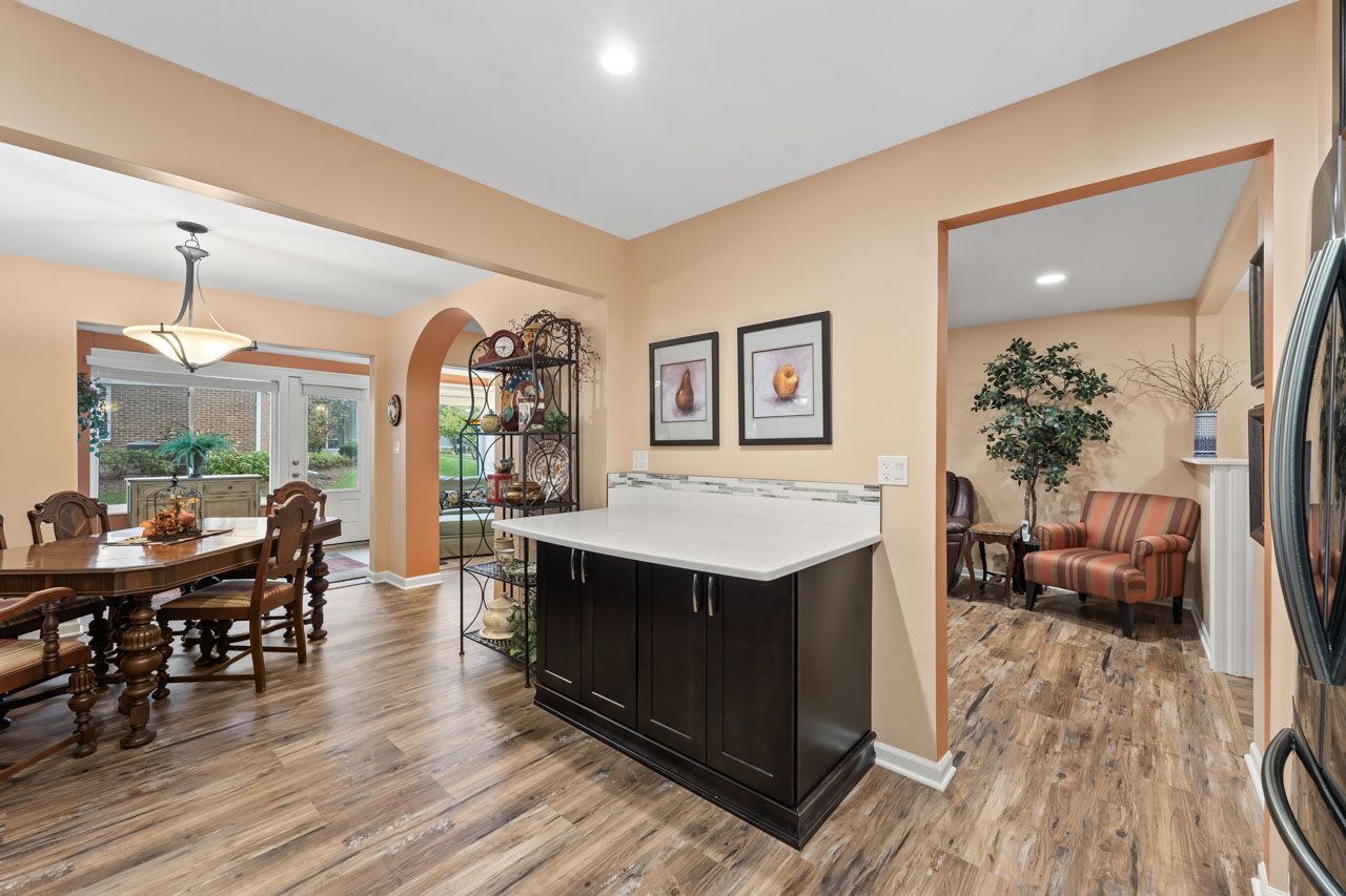 910 Persimmon Lane #A, Mount Prospect, IL 60056