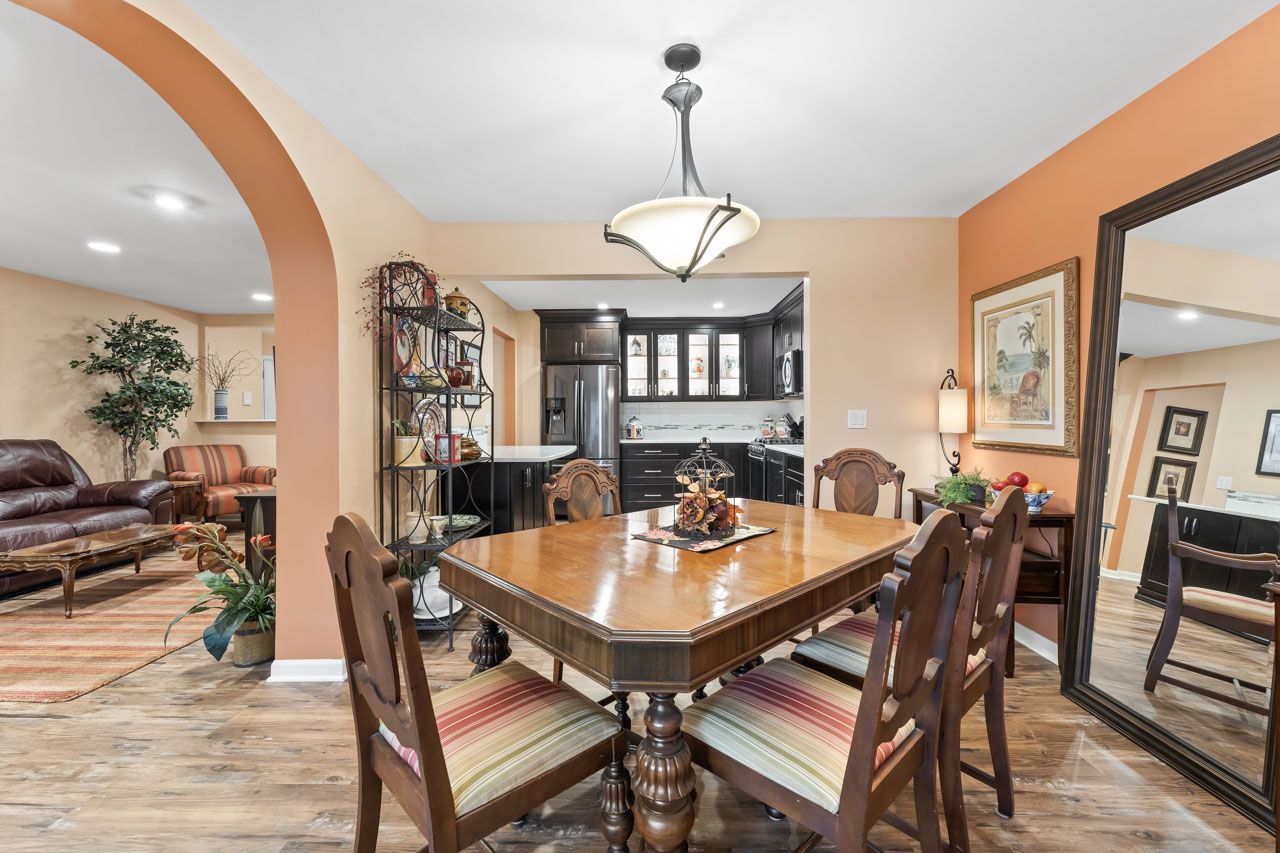 910 Persimmon Lane #A, Mount Prospect, IL 60056