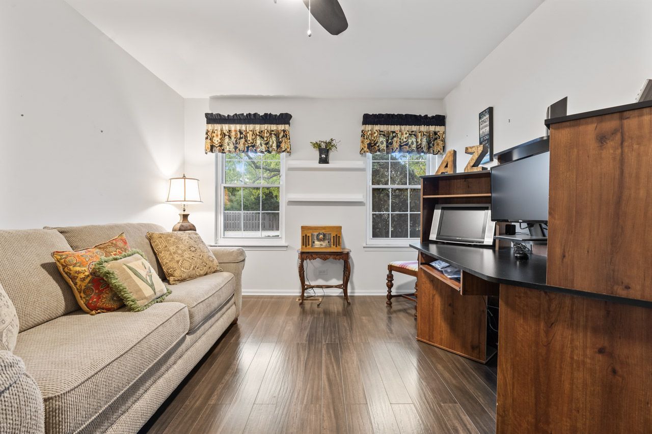 910 Persimmon Lane #A, Mount Prospect, IL 60056