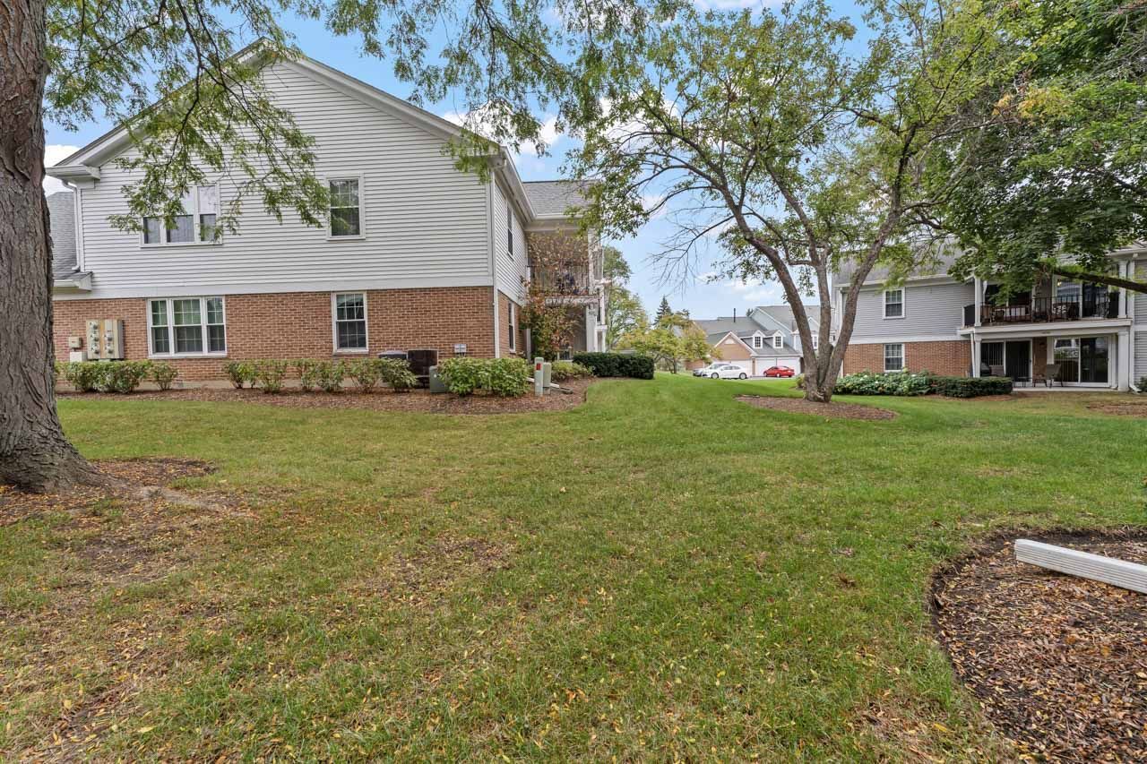 910 Persimmon Lane #A, Mount Prospect, IL 60056