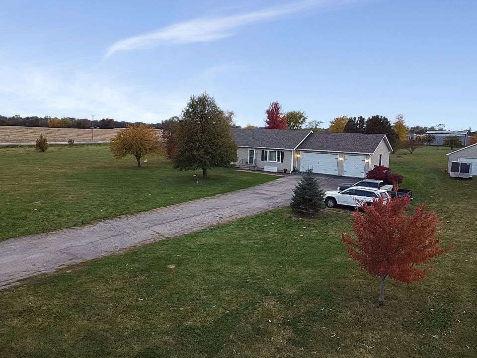 3945 S Broadway Road, Braceville, IL 60407