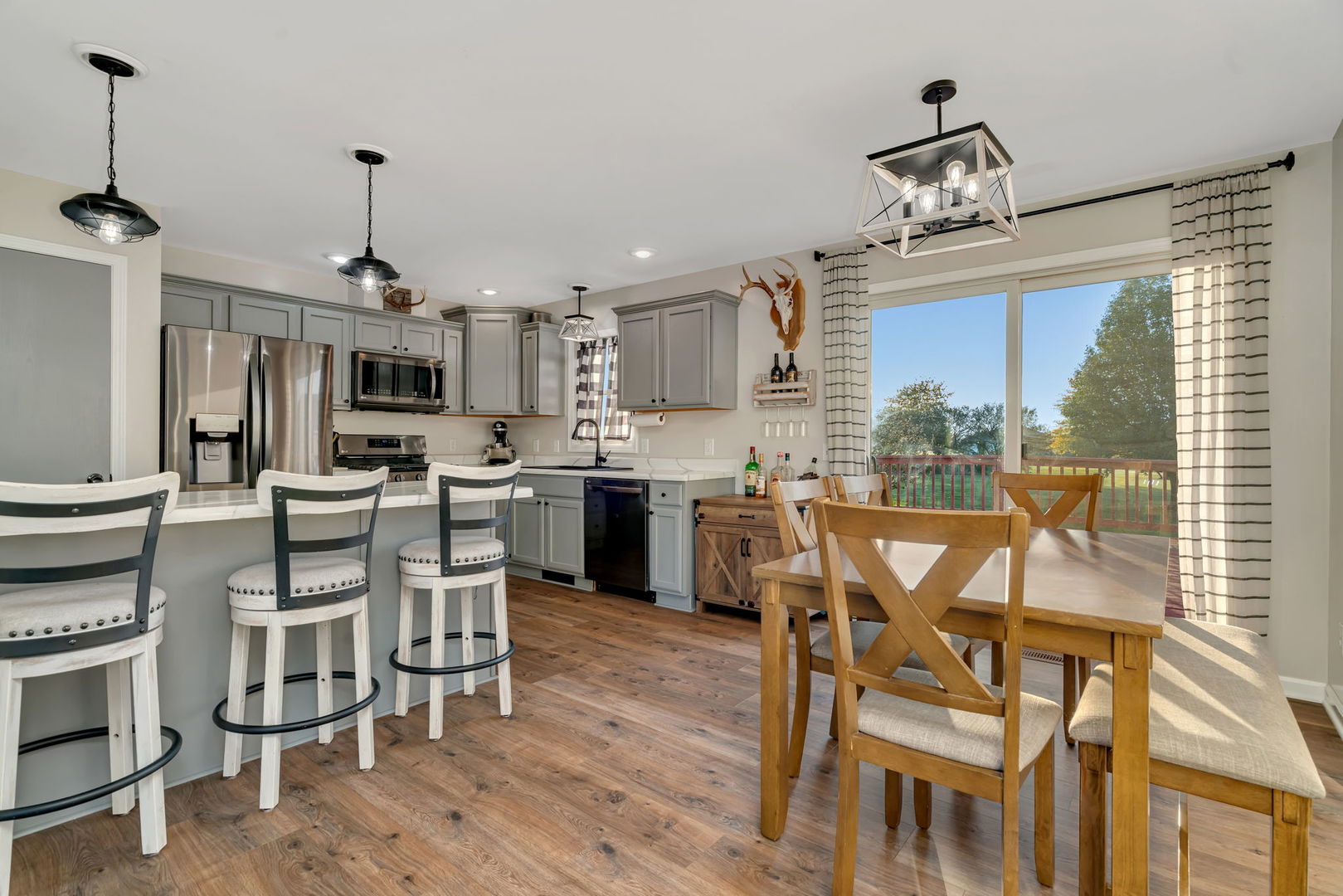 3945 S Broadway Road, Braceville, IL 60407