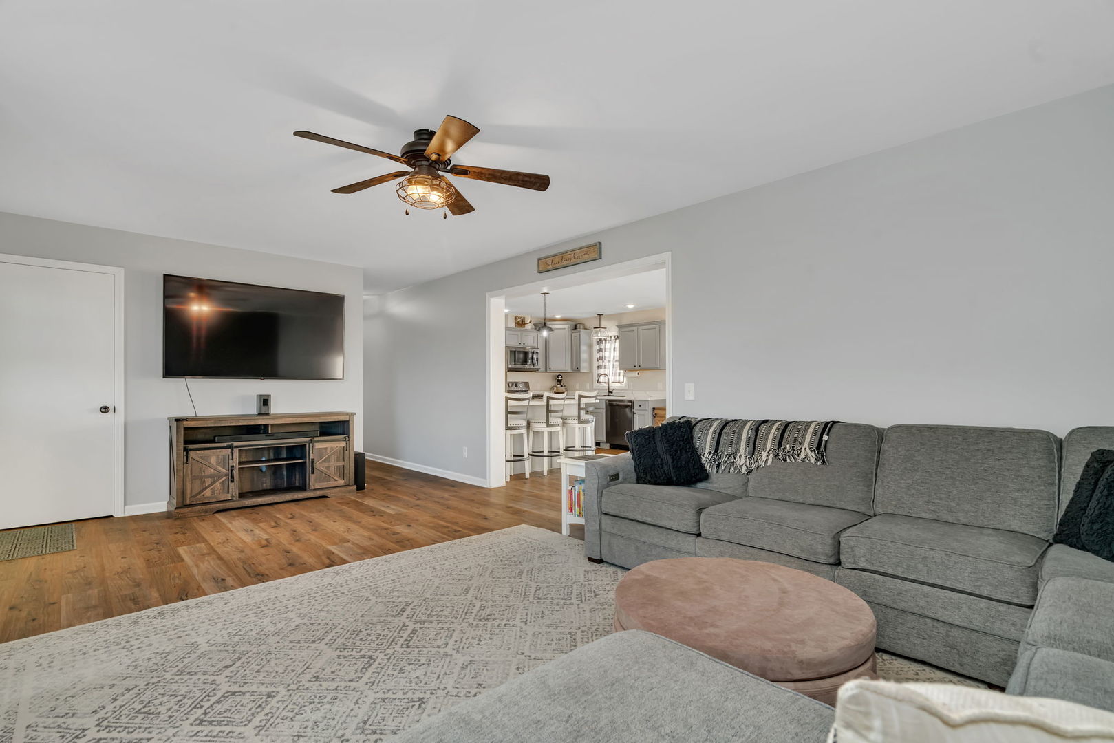 3945 S Broadway Road, Braceville, IL 60407