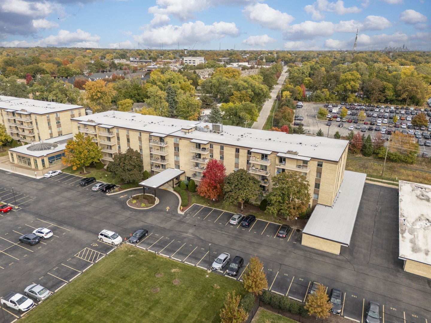 110 W Butterfield Road #502S, Elmhurst, IL 60126