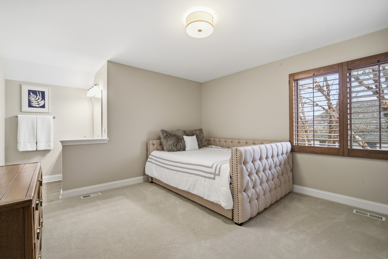 28790 N Sky Crest Drive, Ivanhoe, IL 60060