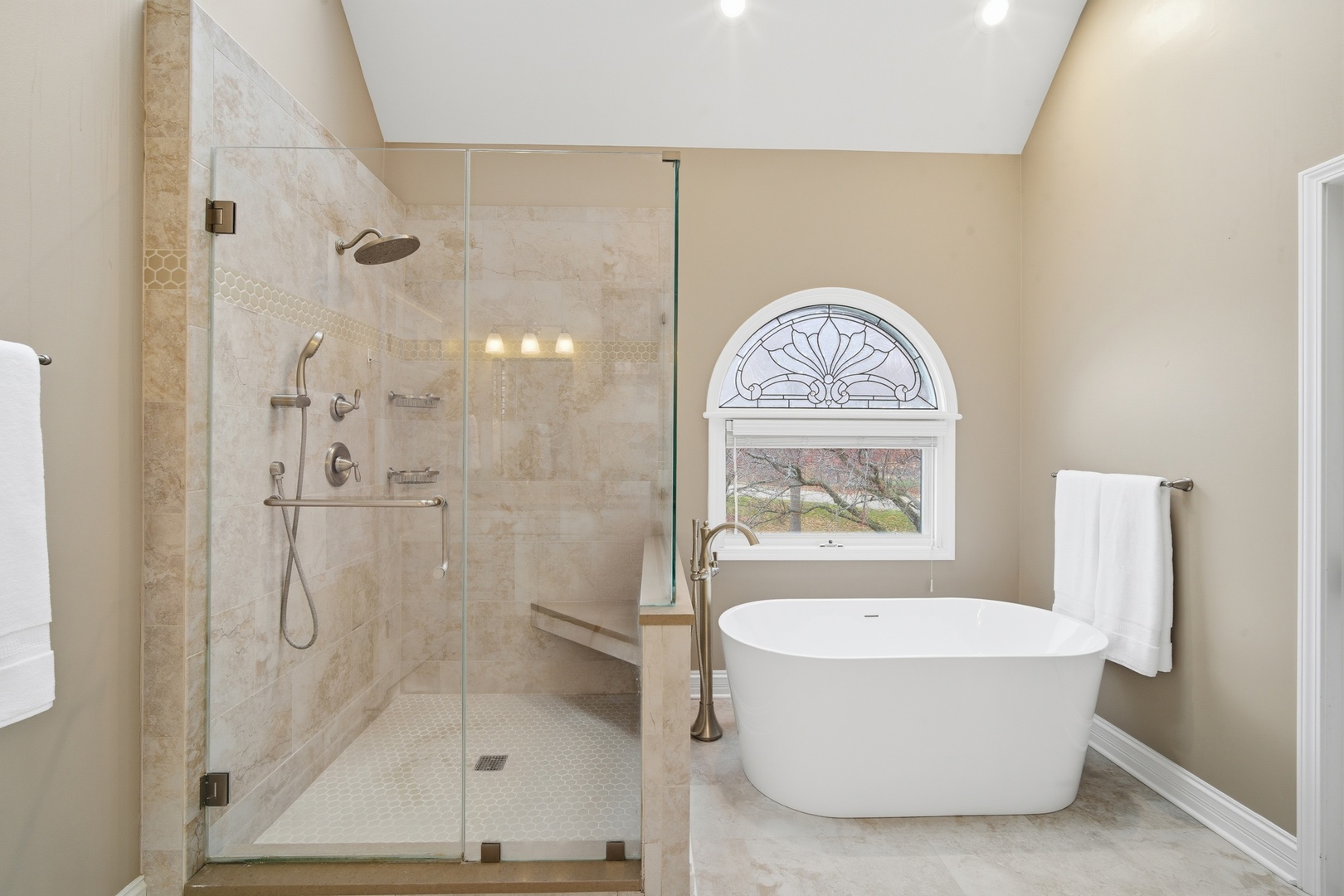 28790 N Sky Crest Drive, Ivanhoe, IL 60060