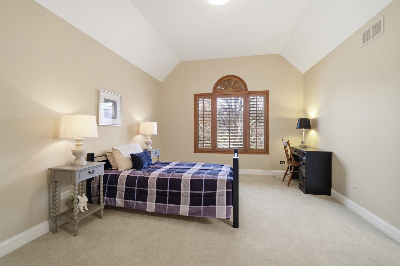 28790 N Sky Crest Drive, Ivanhoe, IL 60060