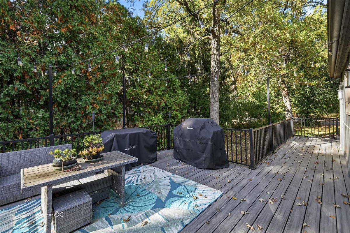 27W041 WALZ Way, Wheaton, IL 60189