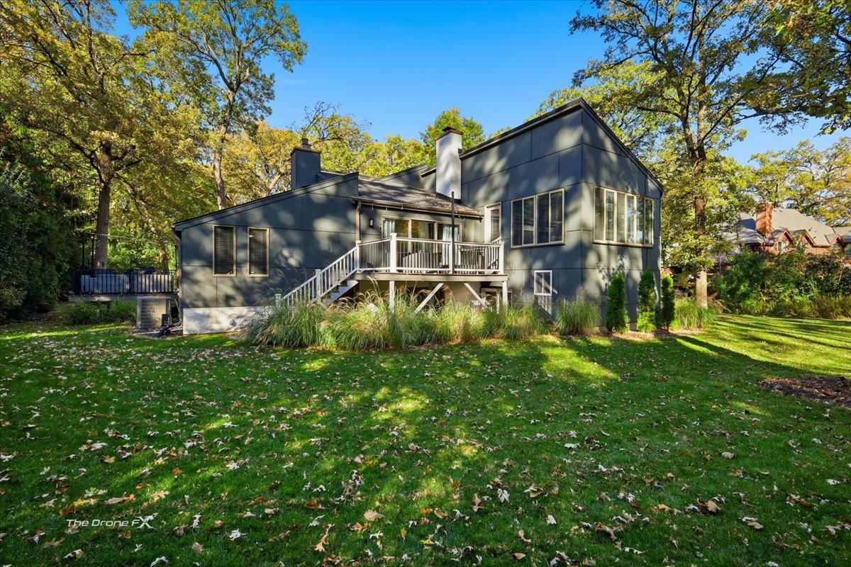 27W041 WALZ Way, Wheaton, IL 60189