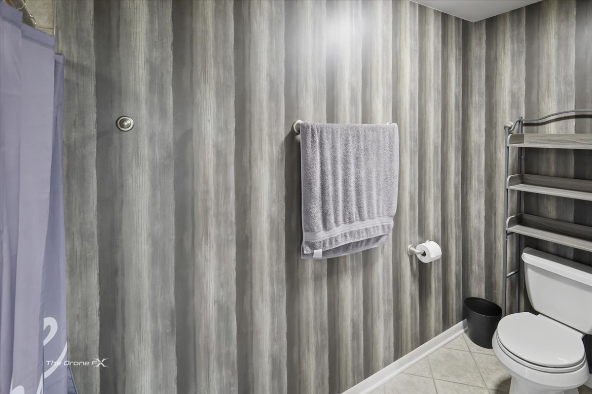 27W041 WALZ Way, Wheaton, IL 60189