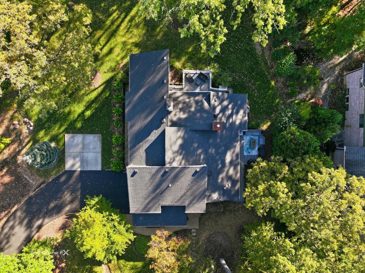 27W041 WALZ Way, Wheaton, IL 60189