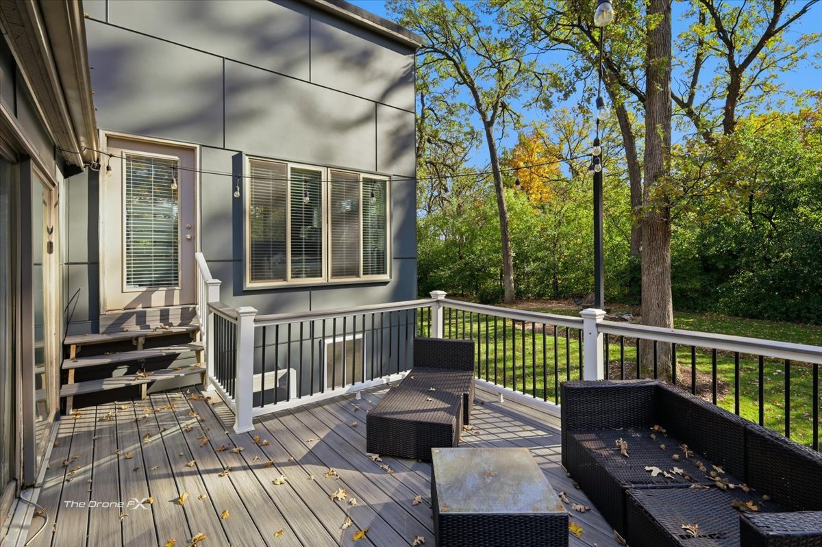 27W041 WALZ Way, Wheaton, IL 60189