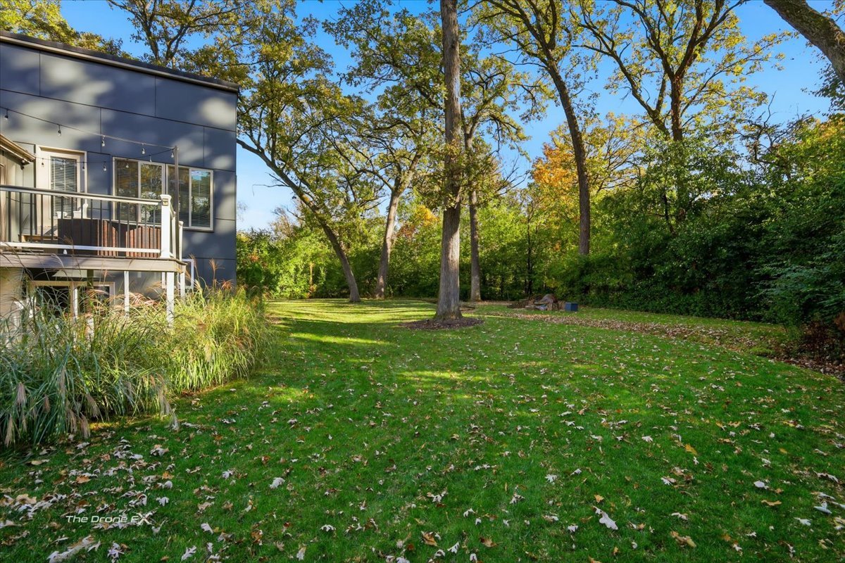 27W041 WALZ Way, Wheaton, IL 60189