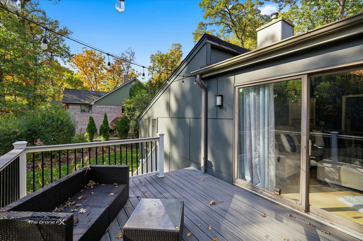 27W041 WALZ Way, Wheaton, IL 60189