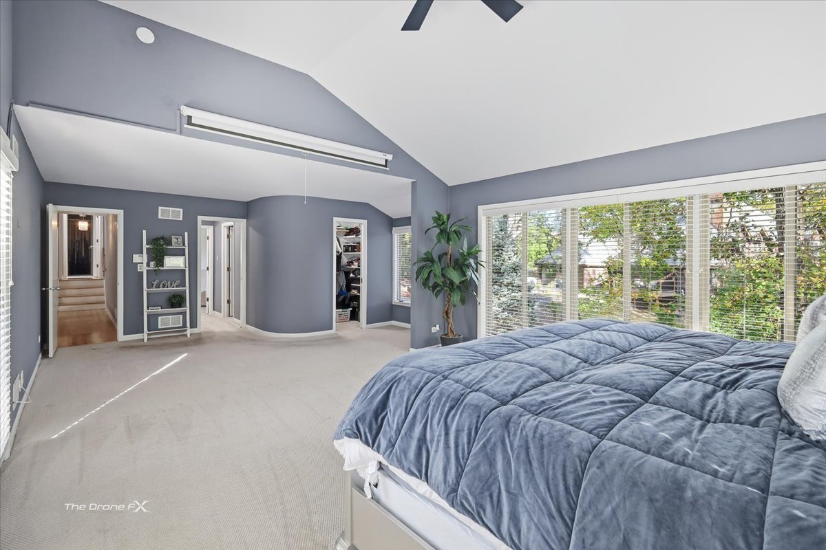 27W041 WALZ Way, Wheaton, IL 60189